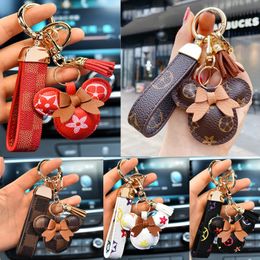 Car Keychain Favour Mouse Flower Men Women Bag Purse Pendant Charm Brown Pom Pom Keyring Holder Gift PU Leather Lanyard Key Chain Accessories