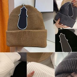 Unisex Warm Hat Hatknitting Man Hat Street Style Boy Hip Hop Hat Unisex Letters Beanies for Wholesale High Quality Ins Style Winter Cap