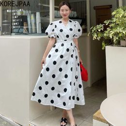 Korejpaa Women Shirt Summer Temperament V-Neck Pearl lLace Stitching Lace-Up Waist Puff Sleeve Polka-Dot Vestidos 210526