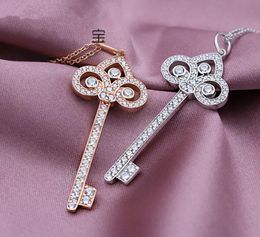 -S925 Sterling Silver Jewelry Love Key Pendant Collana Collana a forma di cuore Incisa con maglione, Natale e San Valentino regalo,