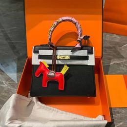 amazonbasics 14 inch laptop sleeve