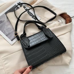 pattern square UK - Shoulder Bags Crocodile Pattern Crossbody Bag For Women PU Leather Winter Small Square Flap Messenger Handbag Pouch