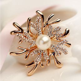 Fashionable Staghorn Coral Snowflake Pin Garment Accessories Unisex Personality Fashion Rhinestone Brooch Jewelry Gift