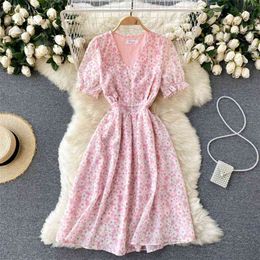 Women's Summer Fashion V-neck Slim Floral Printed Holiday A-line Dress Sweet Clothing Vestidos S567 210527