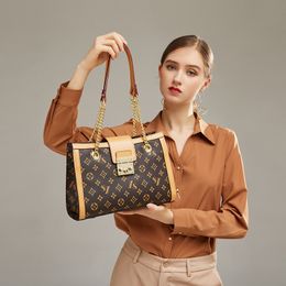 Hong Kong Brand Bag Counter Women's Tote Bag High Quality Cowhide Portable Chain