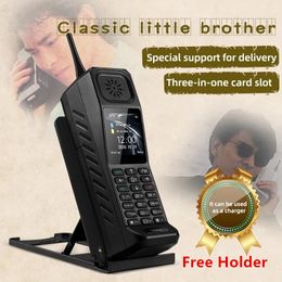 Free Holder New Unlocked Classic Small Retro Mobile Cell Phone Loud Speaker Bright Flashligh Powerbank Camera Dual Sim Bluetooth Cellphone