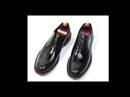 New Style Italian Winter Handmade Carved weddig shoes men Lace up Classics brogue shoes Genuine Leather Formal Men Dress Shoes