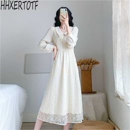 Summer Arrival temperament women Retro V Collar long Sleeve Women Casual Lace Dress 210531