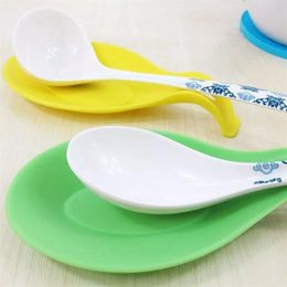 Heat Resistant Silicone Spoon Mat Spatula Spoon Holder Tableware Anti-slip Pad Fork Chopstick Holder Spoon Tray Kitchen Tool XVT0356