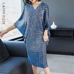 LANMREM 2021 High Quality New Fashion V Collar Pleats Batwing Sleeve Loose Big Size Dress For Women Print Clothing Vestido 210226