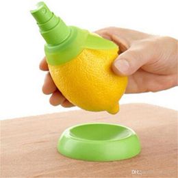 Wholesale 2Pcs/set Kitchen Lemon Sprayer Fresh Fruit Juice Citrus Spray Orange Kitchen Cooking Tools Juice Squeeze Sprays XDH01013 T03