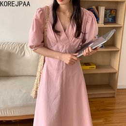 Korejpaa Women Dress Korean Fashion Chic French Gentle V-neck Pleated Slim Solid Color High Waist Bubble Sleeve Long Vestido 210526