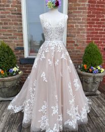 Ivory Lace Bridal Wedding Dress 2021 A-Line vestidos de novia Spaghetti V-Neck Designer robe-de soirée-de mariage Open V-Back Order-to-Made Chapel Train
