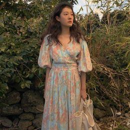 Floral Print Summer Long Dress Women Sexy V-Neck Puff Sleeve Chiffon Dress Korean Lace-Up Party Dress Vintage Sweet Loose Blue 210527