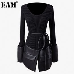 [EAM] Spliced PU Leather Knitting Sweater Loose Round Neck Long Sleeve Women Pullovers New Fashion Autumn Winter 2021 1DD2424 210218