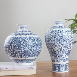 No Glazed Blue and White Porcelain Vases Interlocking Lotus Design Flower Ceramic Vase Home Decoration Jingdezhen Flower Vases 210310