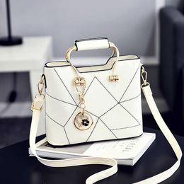 HBP Non-Brand Women's 2021 Korean portable styling sweet fashion bag cross carrying one shoulder handbag sport.0018