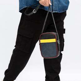 Men's luxurys Handbag Vintage Trends Leather Retro Messenger Bags Stylish Casual Male Crossbody designer Shoulder Bag Mens Day Packs