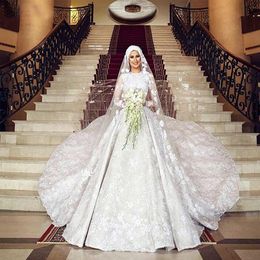 2022 Luxurious A Line Arabic Bridal Wedding Gowns Ivory Muslim Long Sleeve Lace Appliques Chapel Train Bridal Party Dresses Vestido De Novia