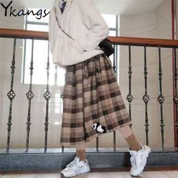 Vintage Plaid Women Pleated Skirts Japanese Style Autumn Long Girls Skirt Female Korean Winter Warm Thick Mujer Midi Skirt 210310
