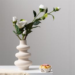 Ceramic Creative Flower Vase Scandinavian Style Pot Interior Aesthetic Office Table Living Room Garden Decoration 211215