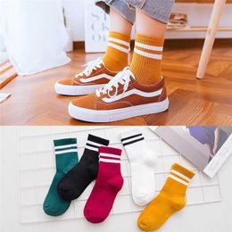 Jeseca 5 Pairs/Lot Women Long Socks Funny Colourful Harajuku Underwear Breathable Sport Summer Warm Winter Female Lingerie 211221