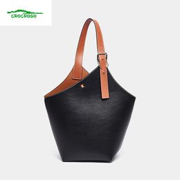 Bucket bag Women's fashion structured with extra zipper pouch Large capacity underarm handbag Leather Tote bag shopping purse