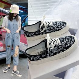Summer 2021new Women's Canvas Shoes Paisley Canvas Sports Casual Borad Shoes White Shoes Y0907