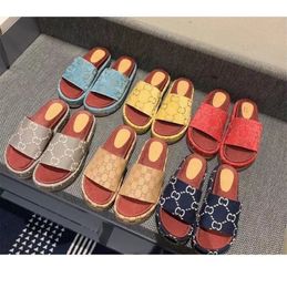 2022 Designer women slippers casual sandals thick soles rise platform shoes spell Colour Colours breathable soft comfortable big size 35-44