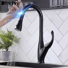 Touch Kitchen Faucets Crane For Sensor Kitchen 360 Rotatble Pull Out Sensor Faucets Smart Induction Touch Control Mixed Tap 211108