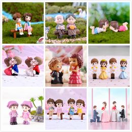 1set Boy Girl Home Decor Sweety Lovers Couple Chair Figurines Miniatures Terrariums Fairy Garden Moss Children Toy Resin Crafts C0220