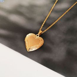 Everfast Polished Glossy Medium Heart 20mm Photo Frame Pendant Necklaces Stainless Steel Charms Locket Necklace Women Men Family Memory Jewellery Gift SN158