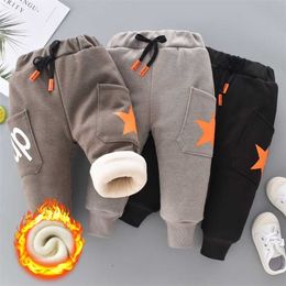 Autumn Winter Boys Fleece Sports Pant 2-8Y Child Straight Thick Warm 3 Layer Quilted Trousers Kid Elastic Waist Jogger Sweatpant 211103