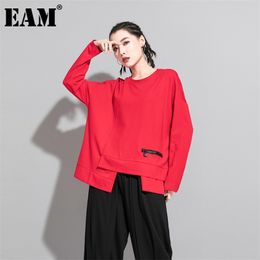 [EAM] Women Red Irregular Split Joint Big Size T-shirt Round Neck Long Sleeve Fashion Spring Autumn 1DA605 210720