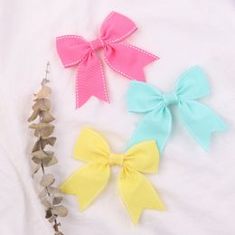 New 4.7inch Baby Girls Dot Edge Bow Hair Clips Grosgrain Ribbon Hair Bows Kids Hairpin Barrettes Child Hair Accessories