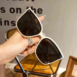 Milk White Frame Sunglasses Women's Fashion in Summer 2021 Gm Advanced Uv Protection by the Sea