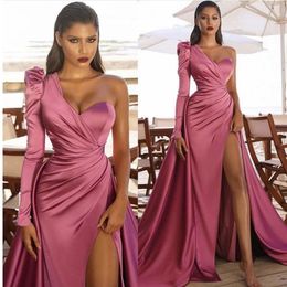 2022 Luxurious Nude Blush Pink Sexy Prom Dresses High Split Crystal Beading Long Sleeves Backless Evening Dress Party Pageant Formal Gowns Sweep Train Plus Size