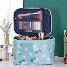 Nxy Cosmetic Bags 1 Pc New Flamingo Women Travel Organizer Make Up Box Toiletry Kit Wash Toilet Large Waterproof Pouch 220303
