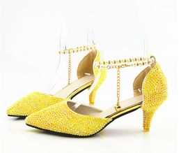 Mulheres vestido sapatos novo limão amarelo apontado diamante sapato de casamento, sandálias de cristal, broca de água, banquete