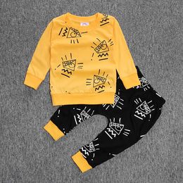 arriva vestiti per bambini Brand New Fit primavera autunno giallo vestiti per neonati 2 pezzi .. tuta sportiva 2018
