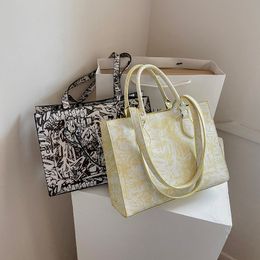 Shopping Handbags Printing High Capacity Big Shopper Shoulder Bags for Women 2021 Designer Trends Casual Totes