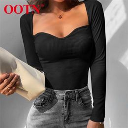 OOTN Black Women T-Shirt Square Neck Casual T Shirt Slim Long Sleeve Knitted T-Shirt Tee White Top Female Shirt Autumn 210310