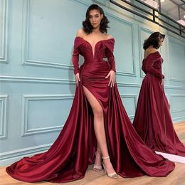 Burgundy Long Sleeves Split Mermaid Evening Dresses Off the Shoulder Pleated Court Train Satin Formal Prom Gowns