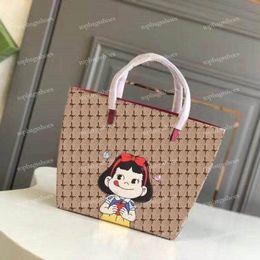 Kadın Lüks Tasarımcıları Omuz Tote Çantaları 2021 Moda Lady Messenger Çantası Gerçek Deri Çantalar Çanta Bayanlar Kozmetik Crossbody Mini Çocuk Çocuk