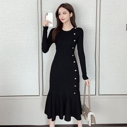 Casual Dresses 2021 Autumn/winter Hepburn Little Black Dress With Round Collar Waist Showing Thin Temperament French Fishtail Knit Fo