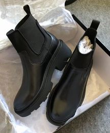 Patent calfskin cuff boots thick bottom flat heel Martin bo ots latest t Fashion Bl ack women's waterproof platform black standard size 35-39
