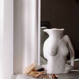 Body Art Design Flower Vase Nude Female Sculpture Planter Pot Creative Hobby Bottle Resin Craft Home Accessories Deor Gift 210310