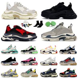 Großhandel Balencaiga Triple S  Mode Schuhe Plattform Turnschuhe Männer Frauen Luxurys Designer Sports Schwarz Weiß Grau Rosa Blau Rot Trainer läuft lässig im Freien