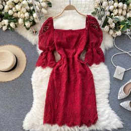 Design Court Style Square Collar Puff Sleeve Waist Slim Hollow Out Lace Knee-Length Dresses for Women 210615