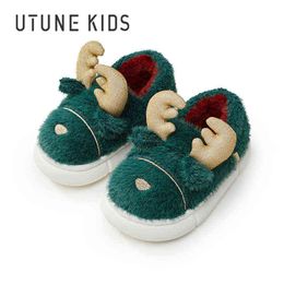 UTUNE KIDS Winter Kids Slippers For Christmas Cute Cartoon Girls Indoor Shoes Anti-slip Sole Boys Shoes Warm Fluffy For Infant 211119